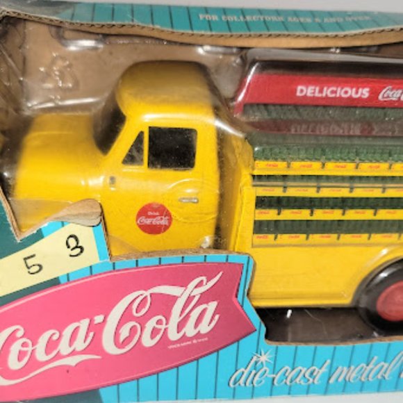 VINTAGE DIE CAST METAL COCA COLA 1953 DELIVERY TRUCK BANK 9" NEW IN BOX - Picture 4 of 6